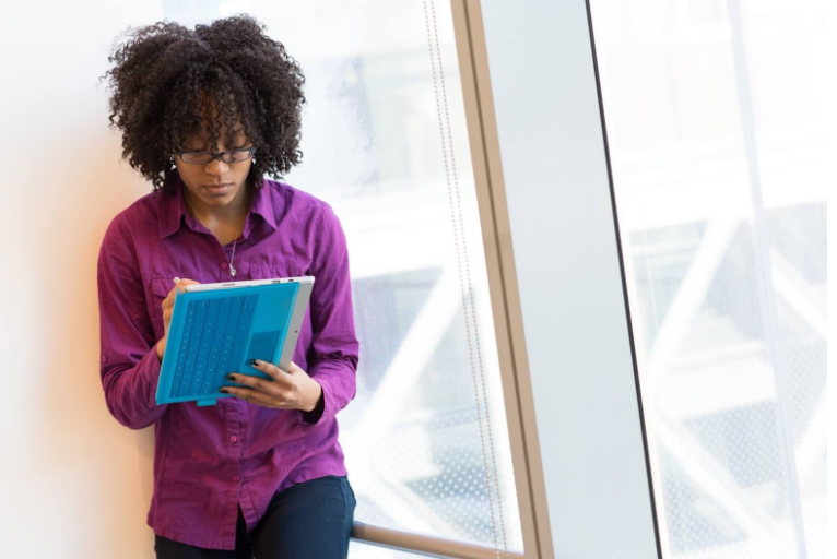 A Comprehensive Guide on How to Become a Remote Support Specialist