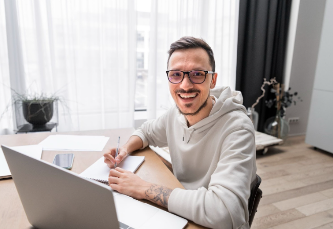 Benefits of Hiring Remote Workers for Productivity, Happiness & Business Margins