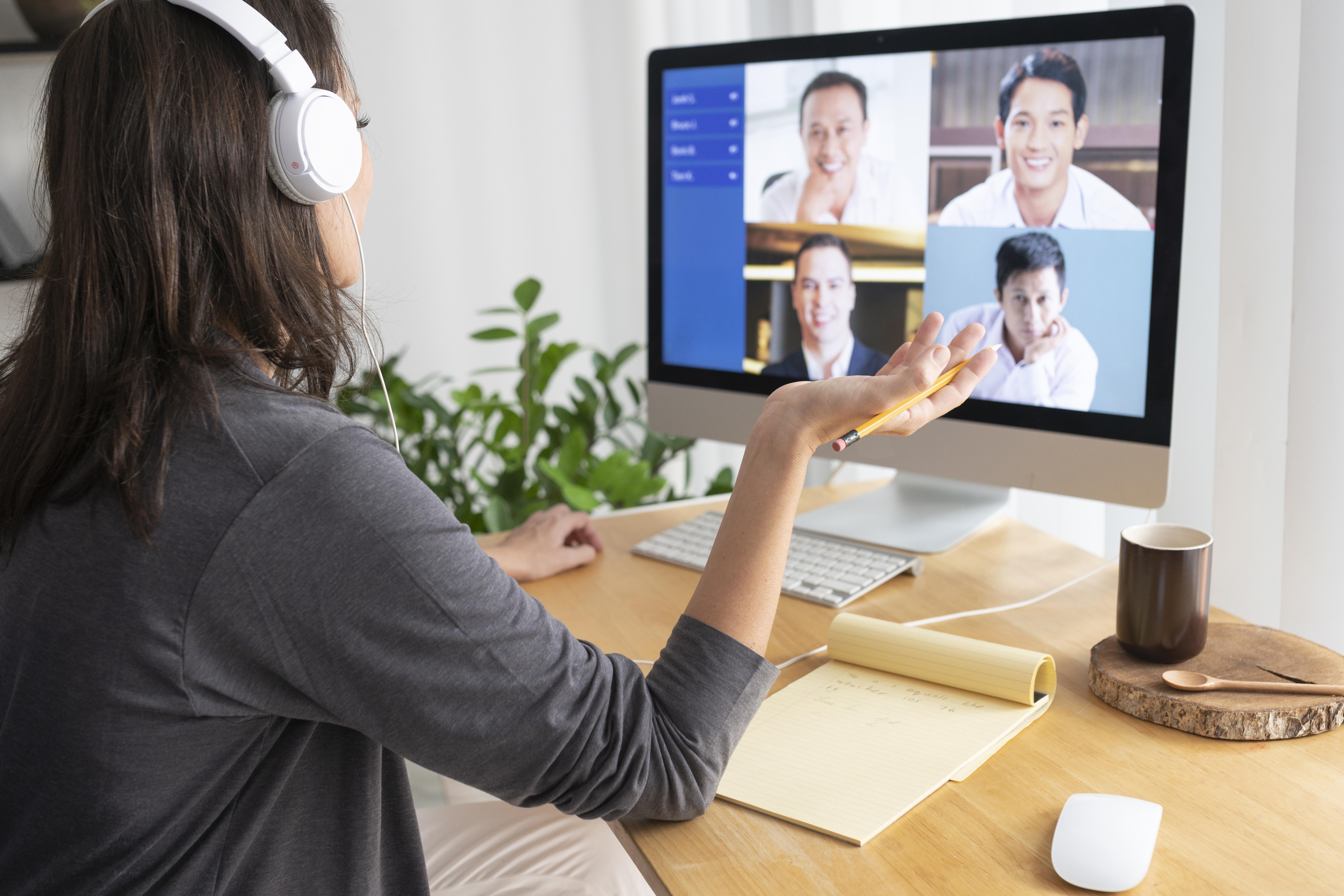 How To Manage Remote Teams: Simple Tips That Work