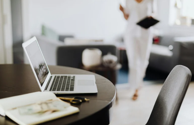 Day in the Life Of the Remote Worker: Catherine Richardson