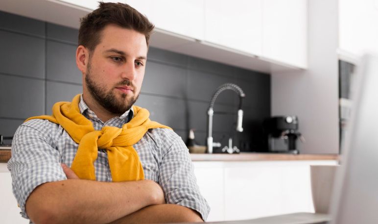 Remote IT Job Posts: What Engineers Read First